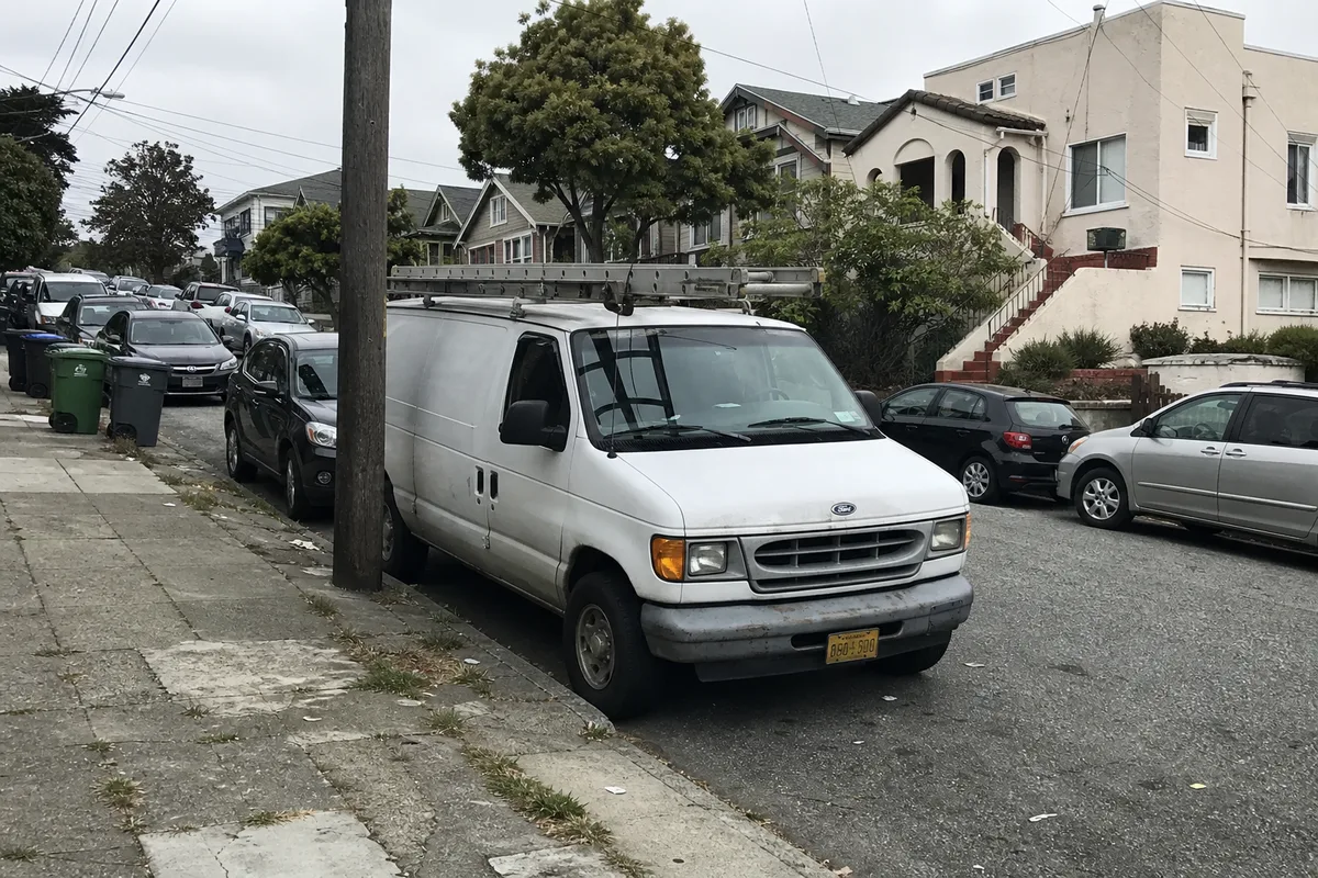 AI answering service for electricians in Oakland