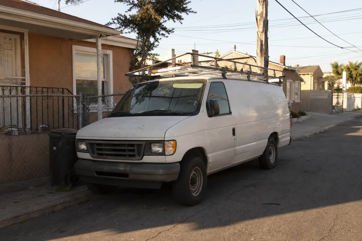 AI answering service for electricians in Santa Ana